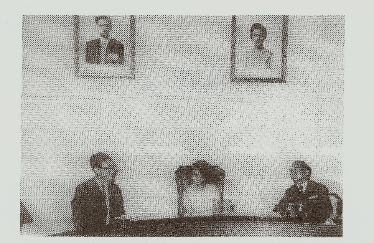สมเด็จพระเจ้าพี่นางเธอ เจ้าฟ้ากัลยาณิวัฒนา กรมหลวงนราธิวาสราชนครินทร์ ในฐานะหัวหน้าสาขาภาษาฝรั่งเศส คณะศิลปศาสตร์